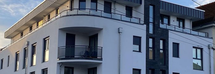 Modernes 2,5-Zi.-Penthouse mit Aufzug & Stellplatz – Solingen-Ohligs – Haus