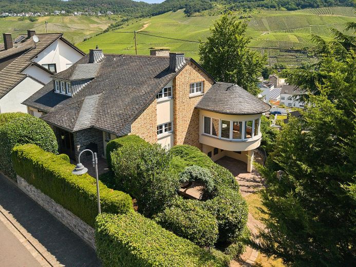 Großzügiges Familienhaus 