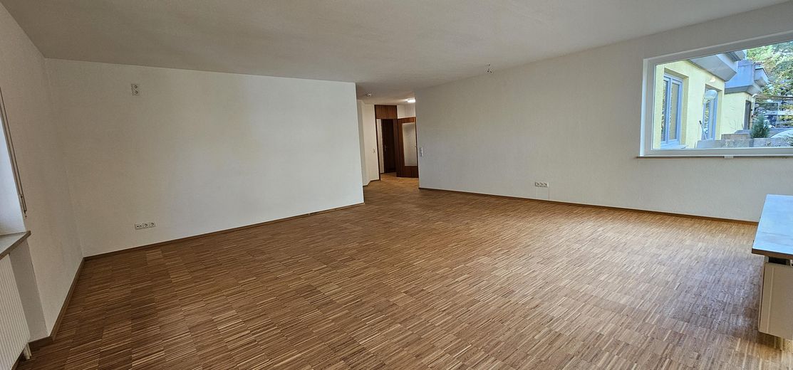 Wohnzimmer mit Blick zum Flur