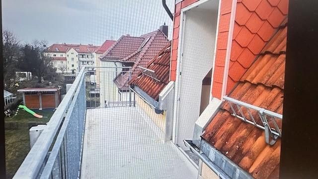 1 ZKB + Balkon in Zwickau-Auerbach, Dachgeschoss-Wohnung mit EBK – Balkon