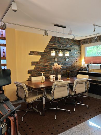 Provisionsfreie Maisonette- Wohnung mit Garten mitten in Hanau – Essbereich