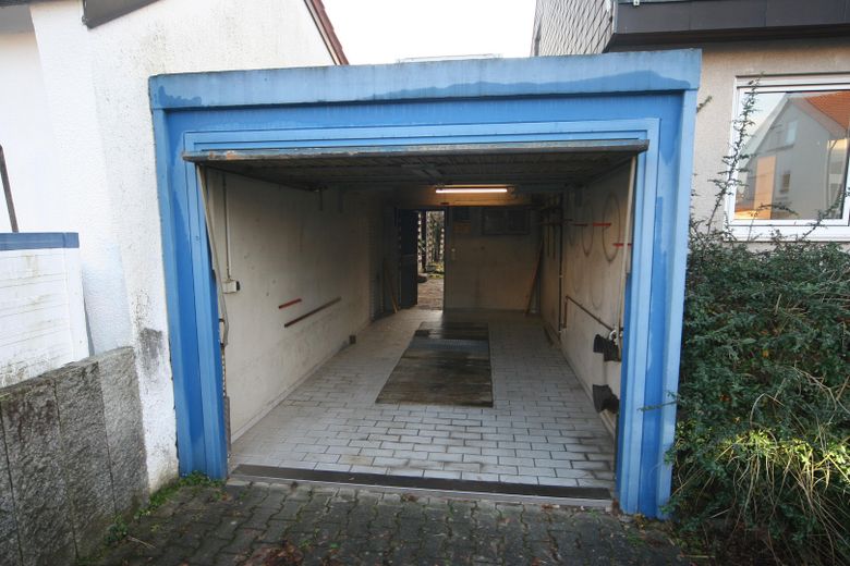 Garage mit Reparaturgrube