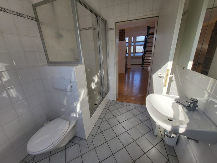 Ostviertel के प्रमुख स्थान पर! विशाल मेज़ानाइन छत-स्टूडियो, छत के टैरेस सहित, थिएटर के निकट, BG DG re – Bad