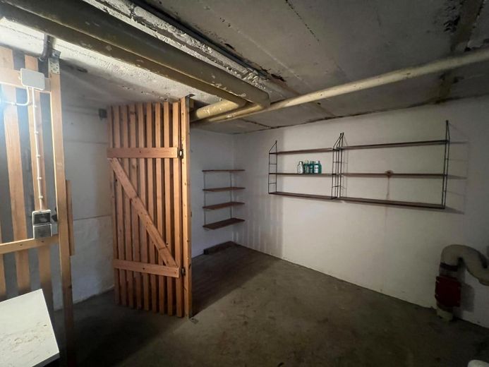 charmante Erdgeschoßwohnung mit kleinem Garten – Keller