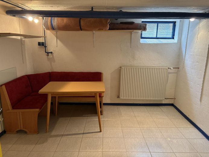 Zuhause fühlen in Reihenmittelhaus in ruhiger, familiärer Lage – Hobby-Keller