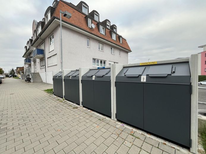 Aussenansicht/Mülltrennung