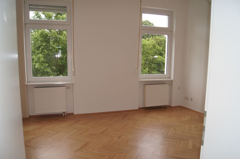 Mieszkanie 3-pokojowe z zabudowaną kuchnią w stylowej kamienicy *** Balkon od strony południowo-zachodniej od 2027 roku – Wohnzimmer