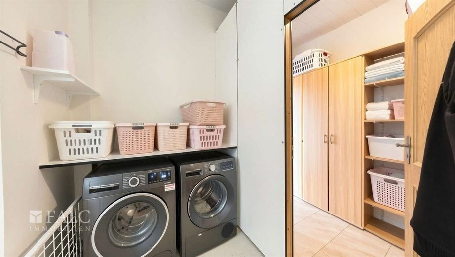 Gut erhaltener Altbau mit grossem Platzangebot – EG Waschküche