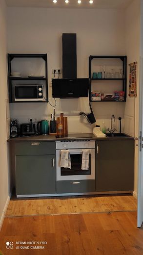 Möbilierte Business-Apartments in Köln - ideal für Unternehmen & Projektmitarbeitere – Küchenzeile, beispielhaft