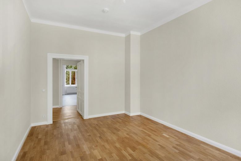 Elegante Altbauwohnung im Waldstraßenviertel - Erstbezug nach Sanierung - Provisionsfrei – Kinderzimmer / Büro