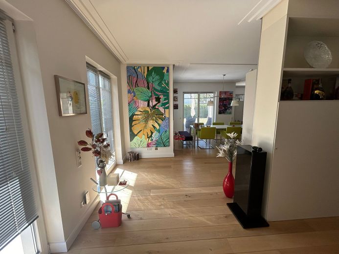 Große und modern-luxuriös ausgestattete Villa im Toskana-Stil am Hamburger Stadtrand zu verkaufen – Wohnbereich (4)