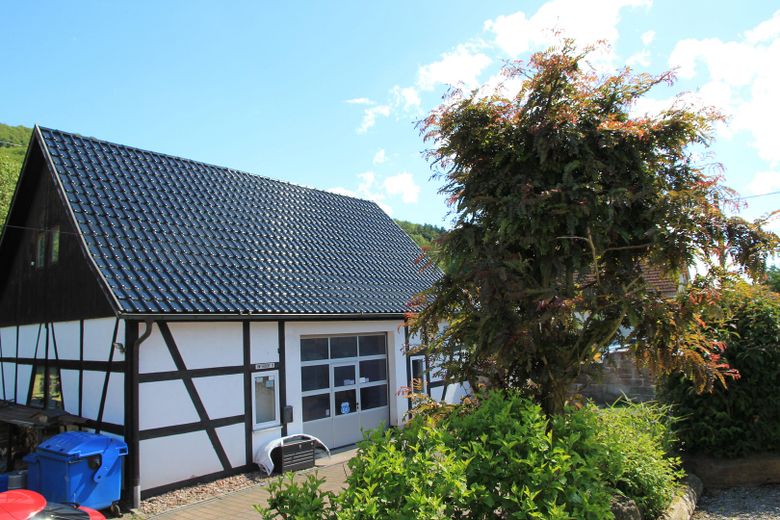 Mehrgenerationen - Hof mit 4 separaten Wohnungen – Werkstatt 11 x 9 m