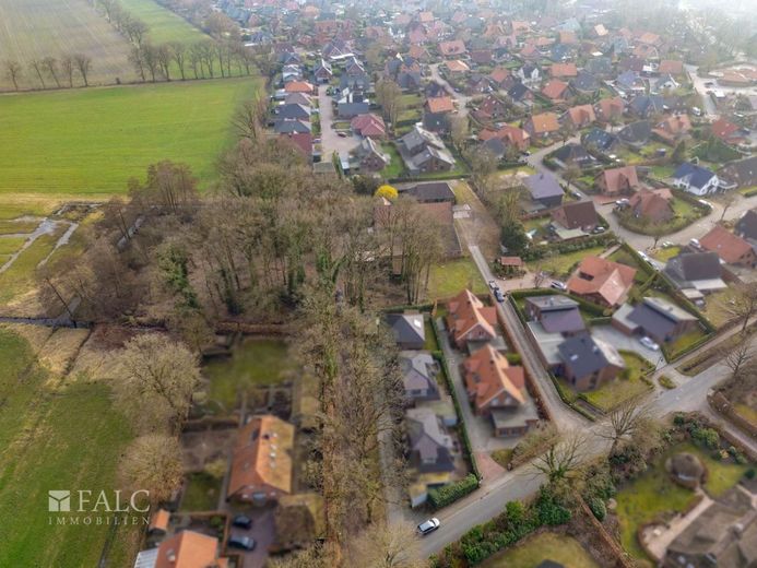 Resthof mit Scheune und über 10.000 m² Grundstück - attraktives Entwicklungspotenzial in Wiefelstede – Ansicht