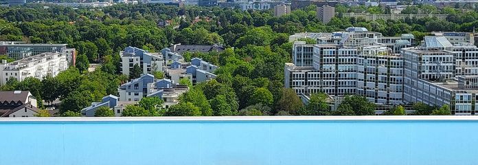 Bogenhausen 15. Stock 3-Zimmer-Wohnung mit Alpenblick & Rooftop-Pool – Privatverkauf! – Skyline München mit Alpenblick