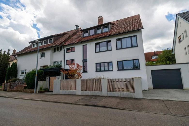 ‘‘Ruhig & grün: Helle 96m² Terrassen-Wohnung mit moderner Ausstattung und guter Anbindung‘‘ – Außenansicht