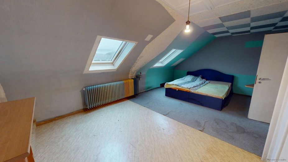 Handwerkerhaus im Herzen von Püttlingen – Zimmer I DG