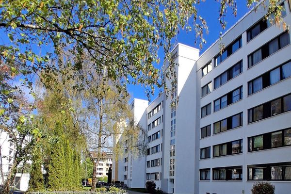 Luminoso appartamento di 3 locali 70 m2 Monaco Unterhaching con balcone, prima occupazione dopo ristrutturazione completa