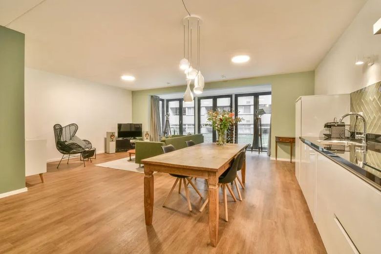 fc7a5d9c-0cb6-4cce-87e0-b2cee…