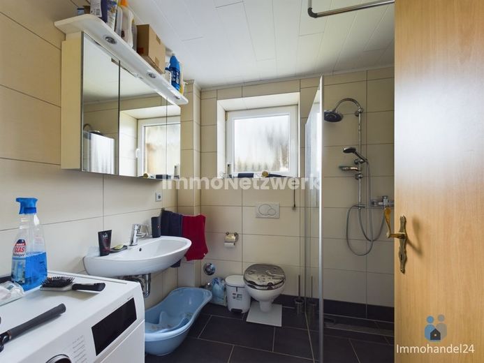 TOP***Zweifamilienhaus mit 4 Garagen im Vorort von Elsdorf***NEU – Bad