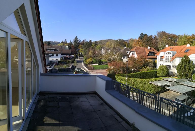 Kronberg’in en iyi konumu, sakin + aydınlık, 6 oda, 3 teras, ankastre mutfak, klima, sauna, FIS otobüs durağı – Dachterasse 1 nach Nord