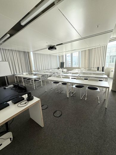 Moderne groß- und kleinteilige Büroflächen in repräsentativer Adresse und Lage – Seminar Bsp.