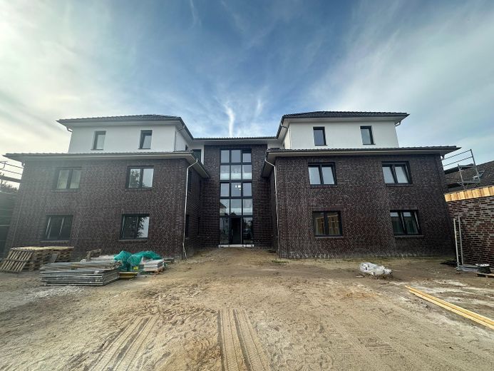 Apartment house – Photo 1