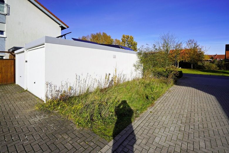 Sofort verfügbar: Gut geschnittenes Reihenmittelhaus in Langenhagen - Kaltenweide zu verkaufen! – Garagenplatz