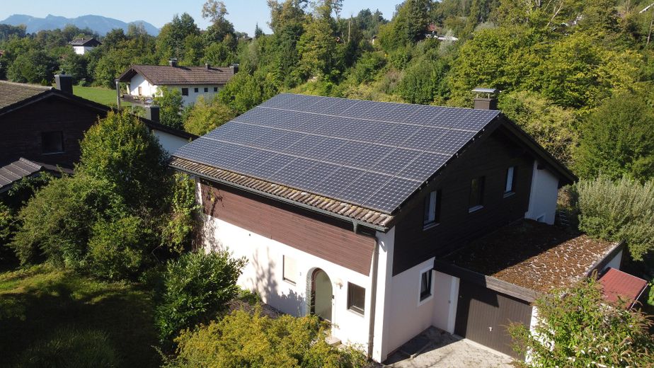 Rarität in Prien – Einfamilienhaus am Fluss Prien mit Bergblick, Wintergarten & PV – Haus mit PV und Bergblick