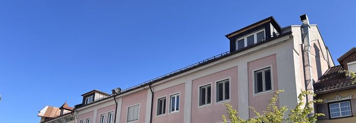 Zonder makelaarscourtage - kantoorgebouw met woning - verbouwing tot woningen mogelijk – Ansicht Straßenseite