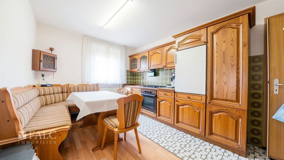 Halbes Haus, ganzes Glück, noch mehr Garten! FALC Immobilien Heilbronn – Aktuelle Küche (Orig.)