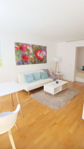 15% RENDITE: 4 VOLLMÖBLIERTE SMART-HOMES IN CITY-BESTLAGE – Hochwertiges Echtholzparkett