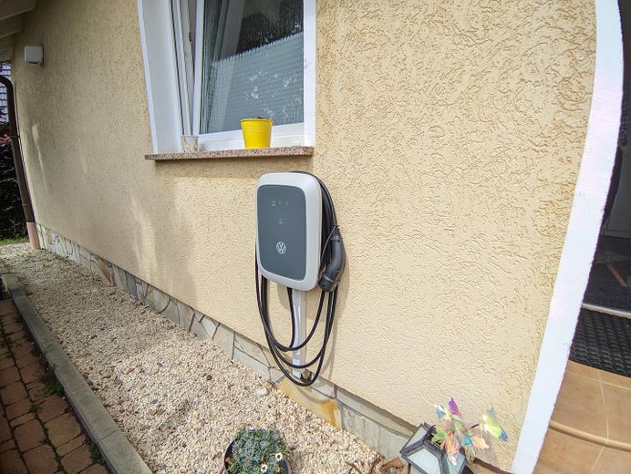 236 m² woonoppervlak + zelfstandige woning, 735 m² perceel – ruime woning in Wolfsburg-Kästorf – Wallbox Anschluss