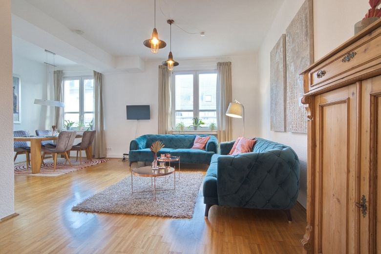 Charmante, großzügige Altbauwohnung im attraktiven Langenberg, mit W-LAN, PKW-Stellplatz, Bahnanbindung S 9 – 72592558d9d148011f227952cdbc8b1e8edf92eb.jpg