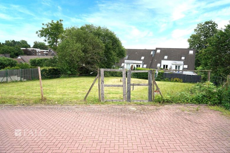Wow! Einzigartige Lage für Traumhaus - 246m² Wohnluxus mitten im Zentrum Mettmanns! – Tor des Grundstücks