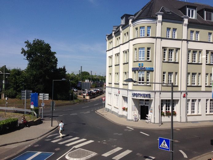 مبنى سكني وتجاري في موقع مجاور مباشرةً لمحطة قطارات ICE - 5 وحدات منفصلة – Ausblick Siegburg MED