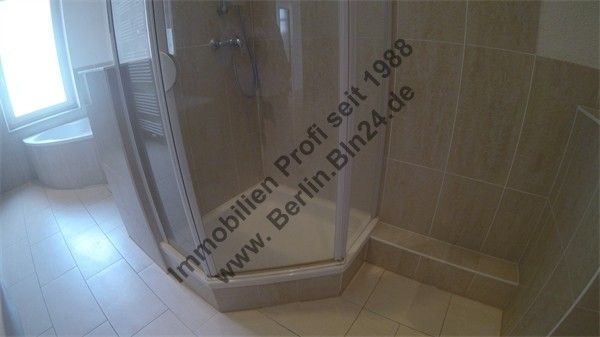 Mietwohnung -- 2er WG tauglich - saniert- Wannenbad mit Fenster Duschbad – G0040765