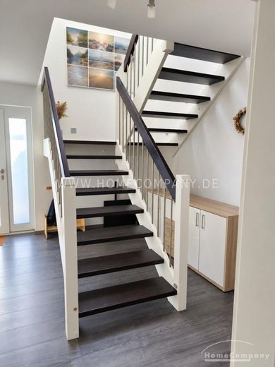 Zeer mooi, comfortabel huis met tuin, ca. 800 m² perceel en dubbele carport – 64e260ac45fb73b804a057fef919e9084173e6ef.jpg