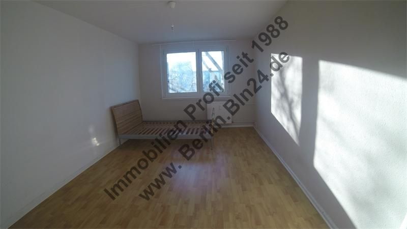 Ferien-Wohnung mit Wannenbad in Berlin - Friedrichshain wird neu möbliert Diele Kammer – G0040389