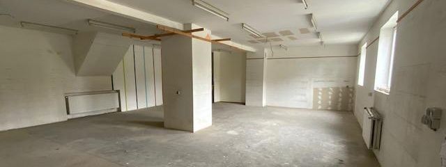 120 m² storage room