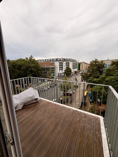 Exclusive 4-room apartment with designer kitchen and underground parking space – living at the highest level – Foto 16