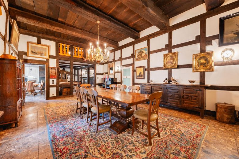 Exkl. Anwesen, Family-Office oder Pferdehof nur 64 km von Hamburg - max. bis 30 ha Eigenland möglich – Esszimmer/Halle Haupthaus