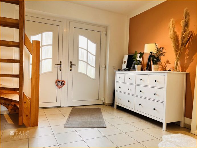 ***Zweifamilienhaus in ruhiger Ortslage*** – Eingangsbereich WE I EG