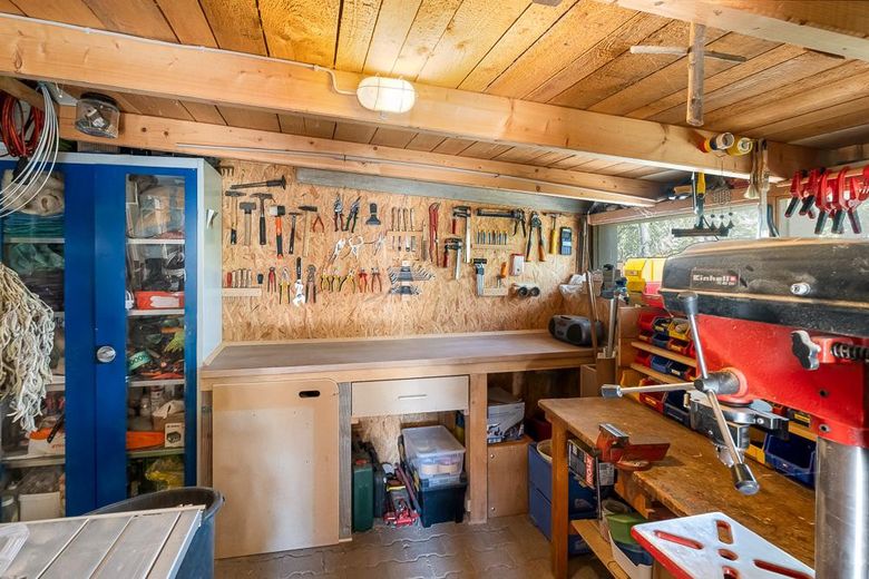 Werkstatt mit Werkbank
