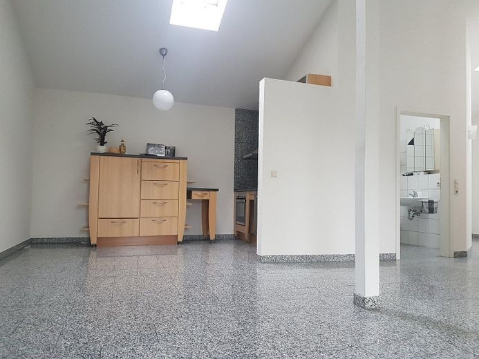 Cosy 2-room penthouse apartment with balcony and fitted kitchen in Wehr – Küche / Essen