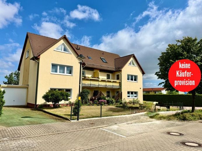HORN IMMOBILIEN++ Neubrandenburg, beautiful 3-room condominium with carport, fitted kitchen and balcony 
-not rented- – Foto 1