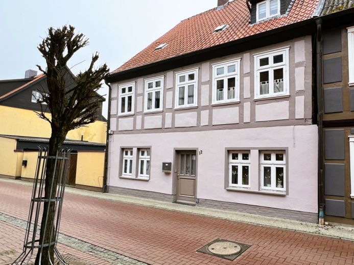 Kapital anlegen oder selber nutzen! Schmuckes 3-Familienhaus in bester ruhiger Innenstadtlage – Foto 1