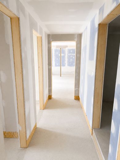 KfW-40 Zweifamilienhaus im Zentrum | Selbst wohnen & vermieten | Erstbezug – Wohnung EG Flur