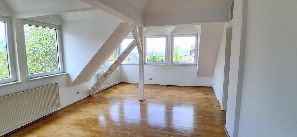 Charmante lichtdurchflutete  Eigentumswohnung mit Dachterrasse in Südlage – Esszimmer