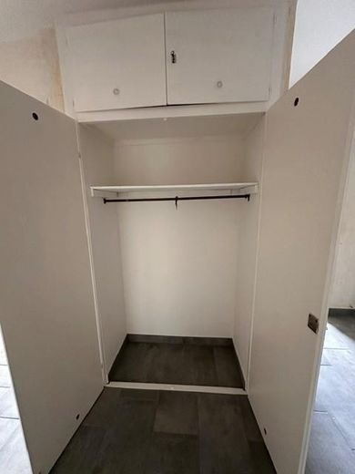 एस्चवाइलर में आधुनिकीकृत, उज्ज्वल 3-कमरों वाला अपार्टमेंट – Garderobe im Flur