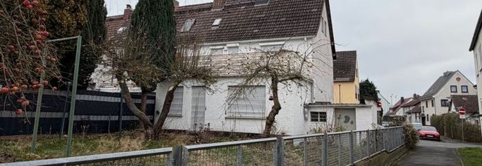 !PROVISIONSFREI! Reihenendhaus (5 Zi/124 m²) in Kassel-Fasanenhof nahe Klinikum/Universität ++ gemütlich, großer West-Balkon, Garage, 343 m² Grundstück – zum Renovieren ++ mögliche Monatsrate 620,40 €